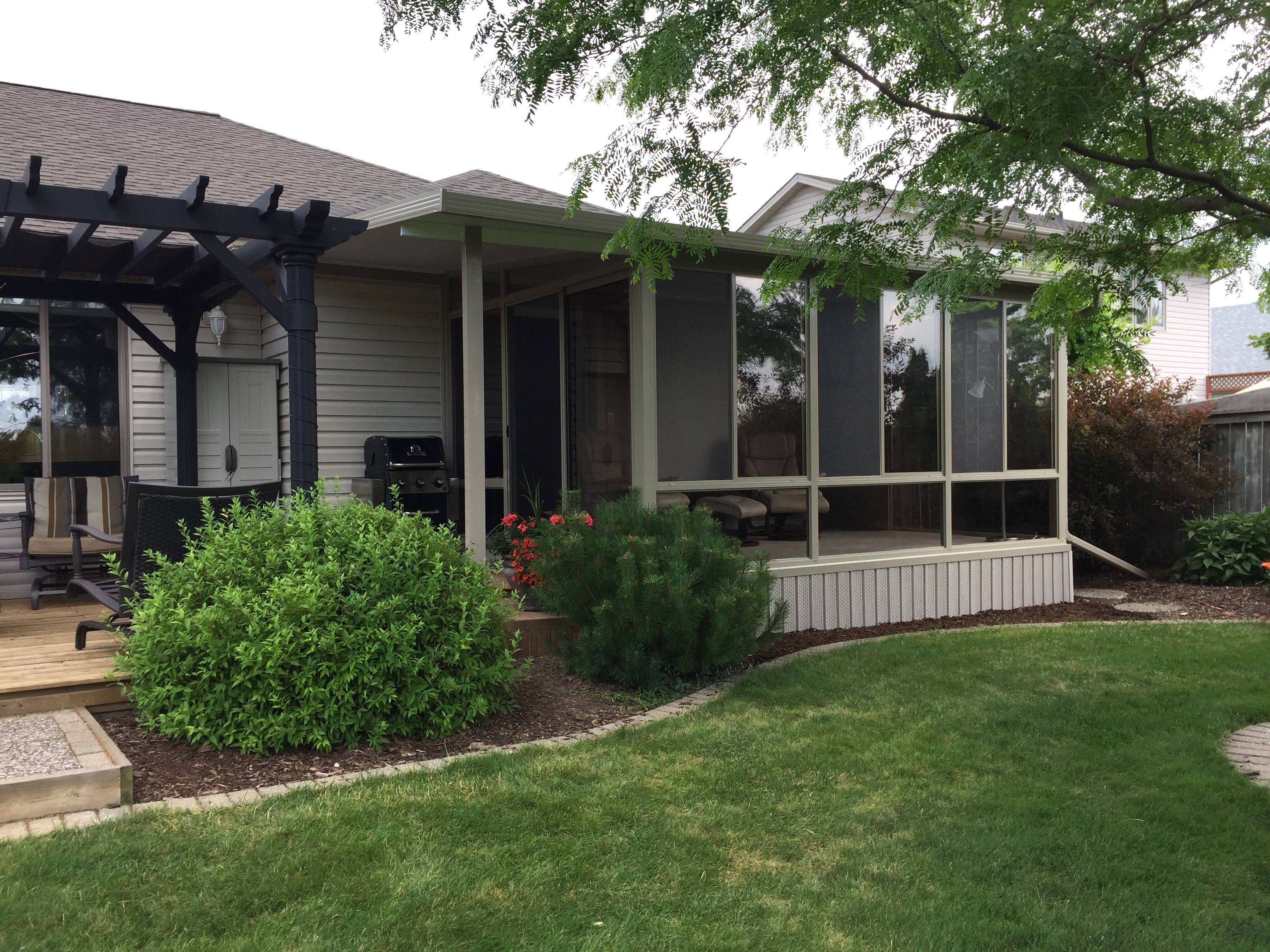 Bright and airy 3 season sunroom in Sarnia Lambton County
